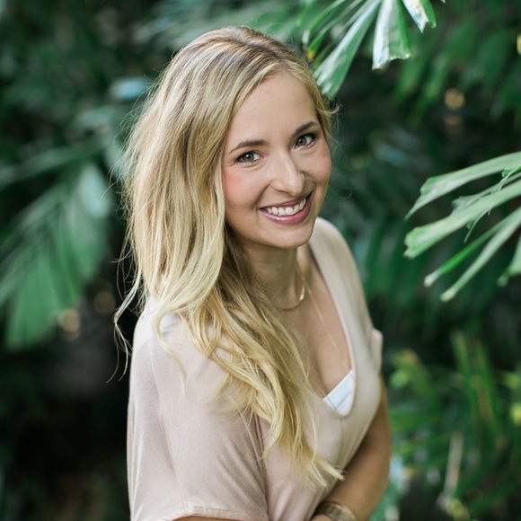 Meet your Posher, Lindsay - Picture 1 of 1